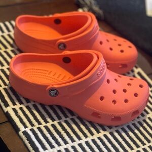 Womens Crocs coral NWT